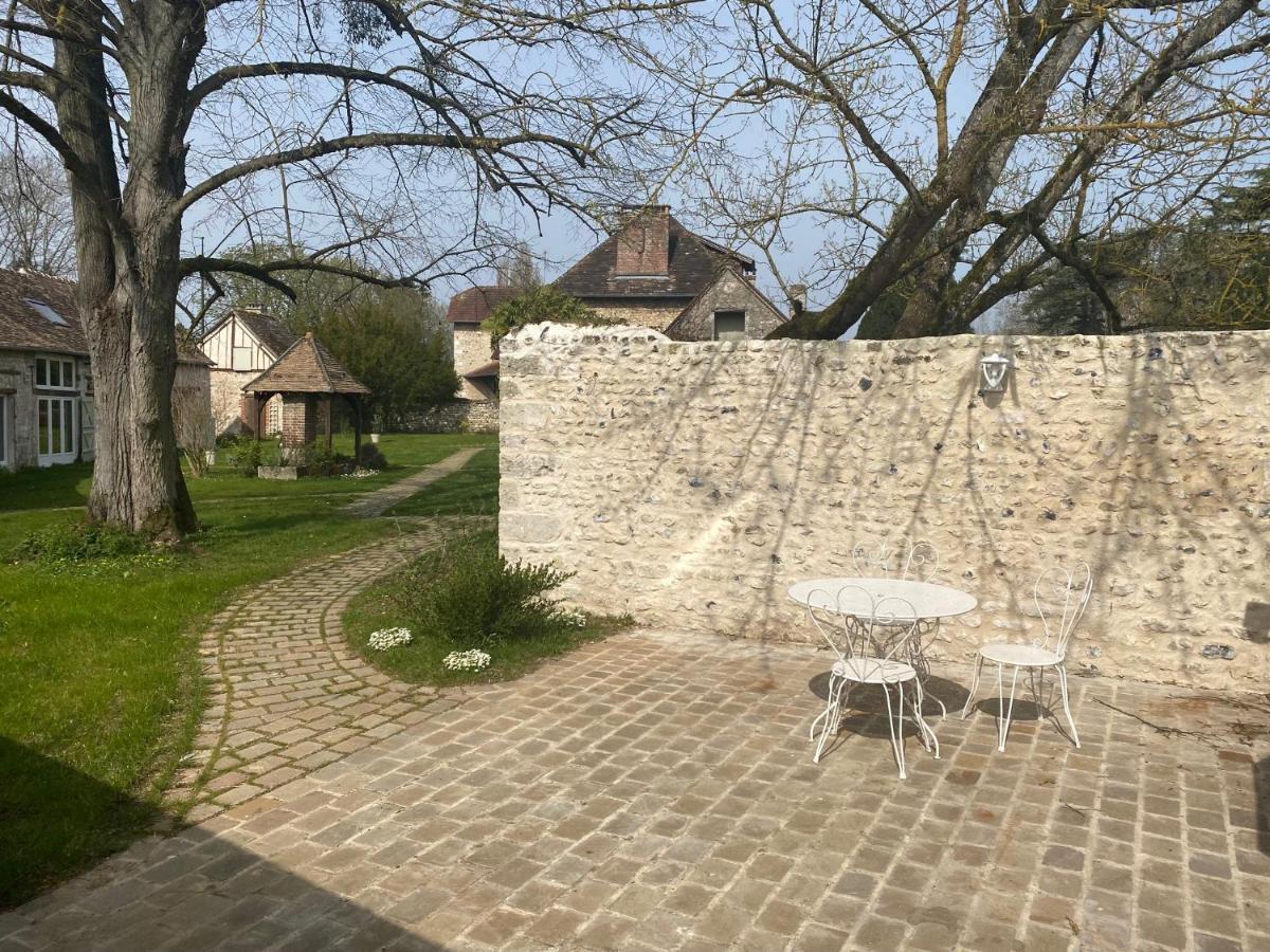 Une Vie En Rose Pressagny-lʼOrgeuilleux Zewnętrze zdjęcie
